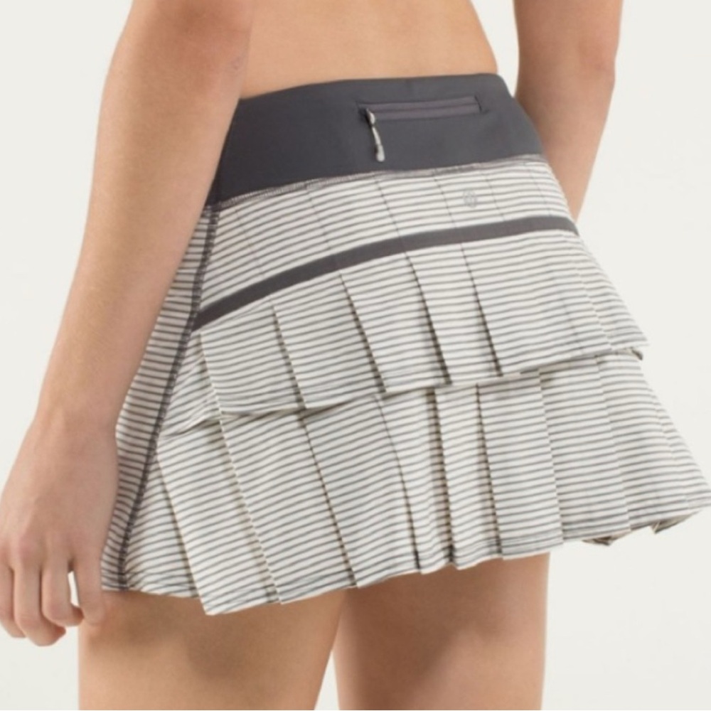 lululemon athletica White and Gray Striped Pleated Skirt